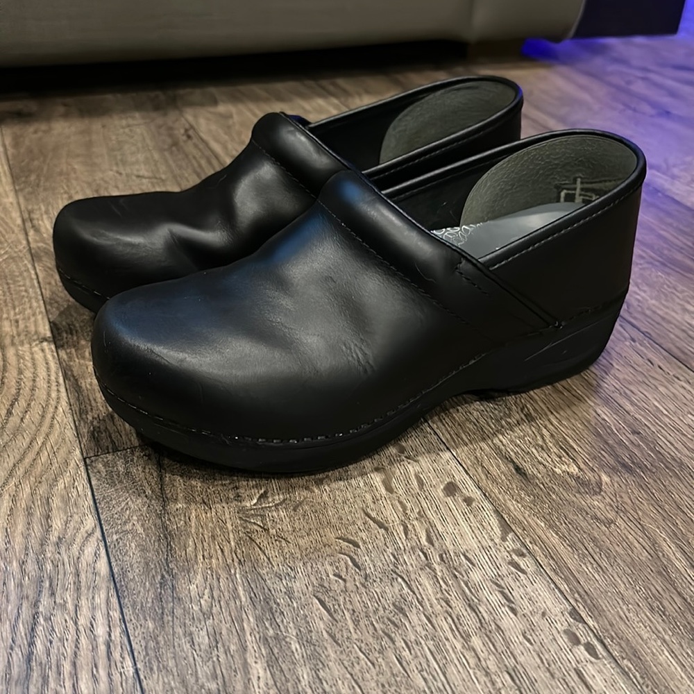 Dansko Nursing Shoes Gem